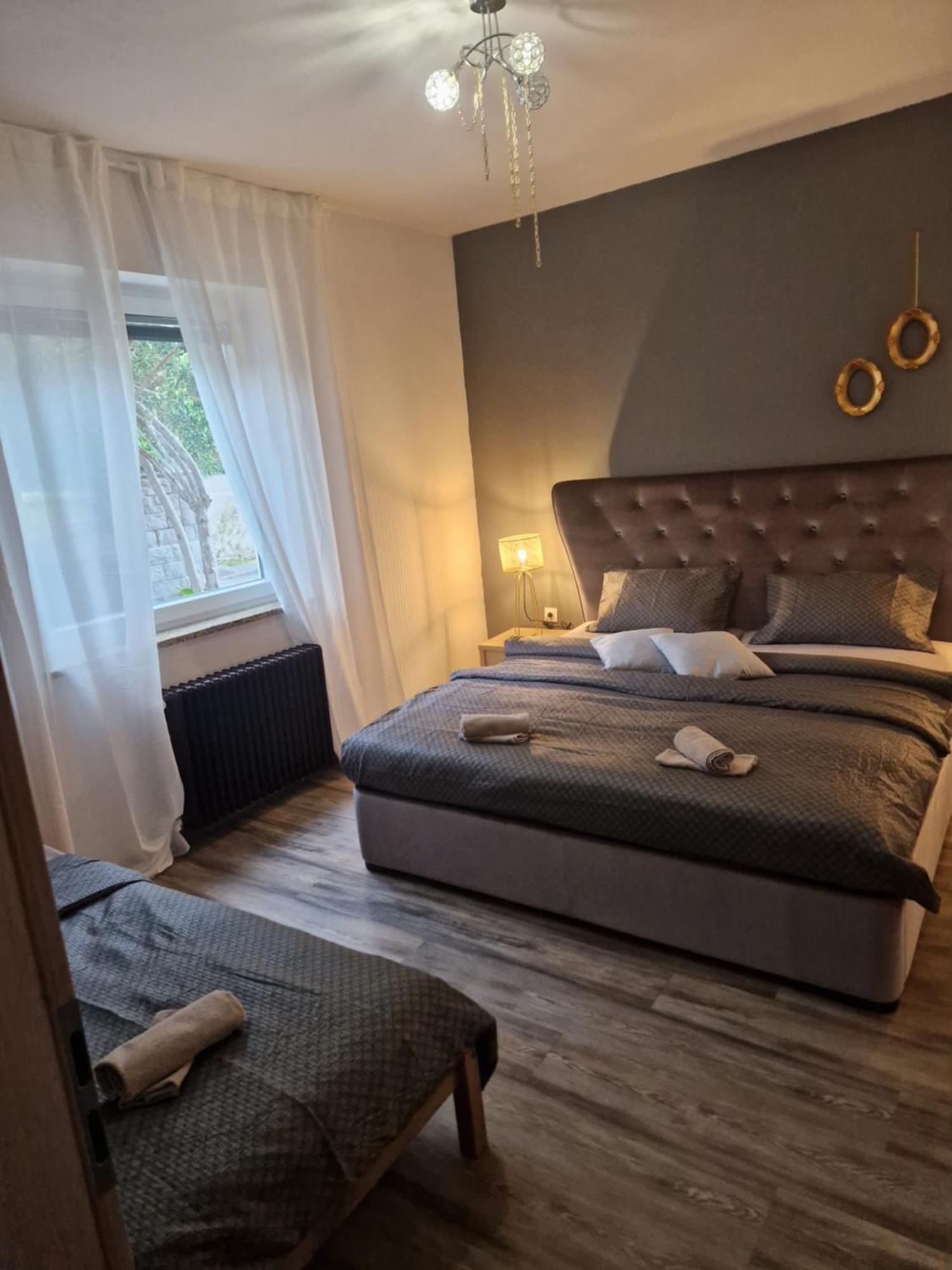 Apartmans Robo Копер Екстериор снимка
