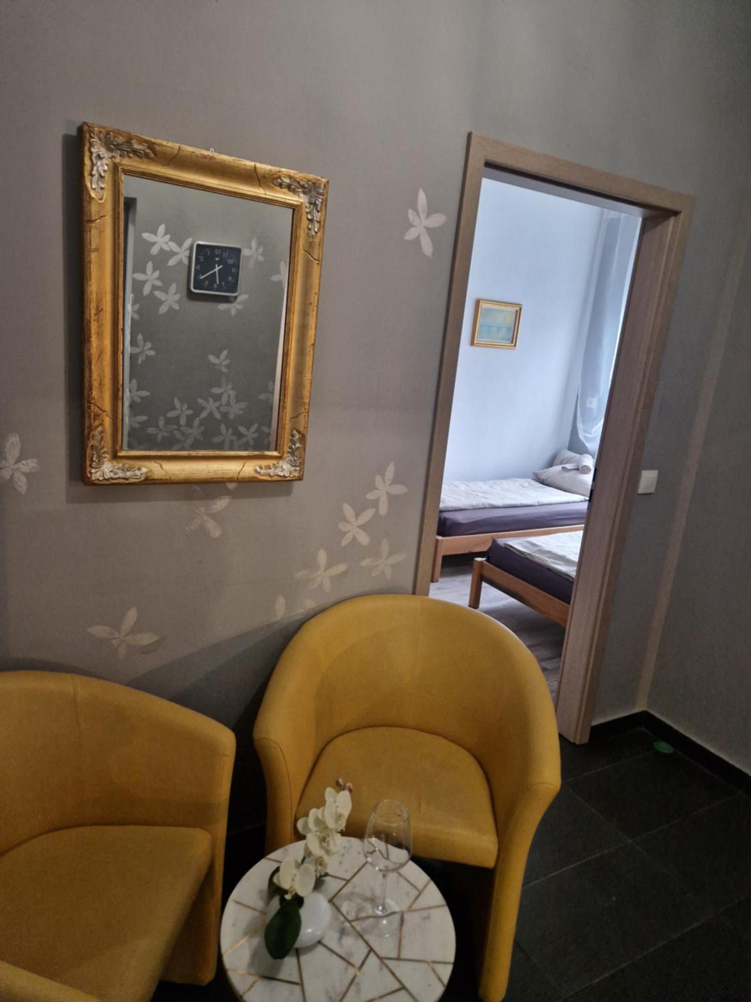 Apartmans Robo Копер Екстериор снимка